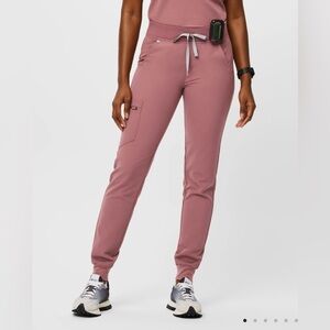 Figs Women's Dusty Rose Joggers